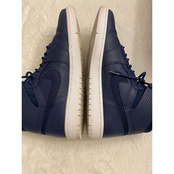 Air Jordan Retro 1 Nouveau Navy Snake main image 5